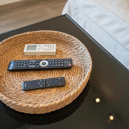 City Oasis: Newly Renovated 2Br Apt In City Center Aten Exteriör bild