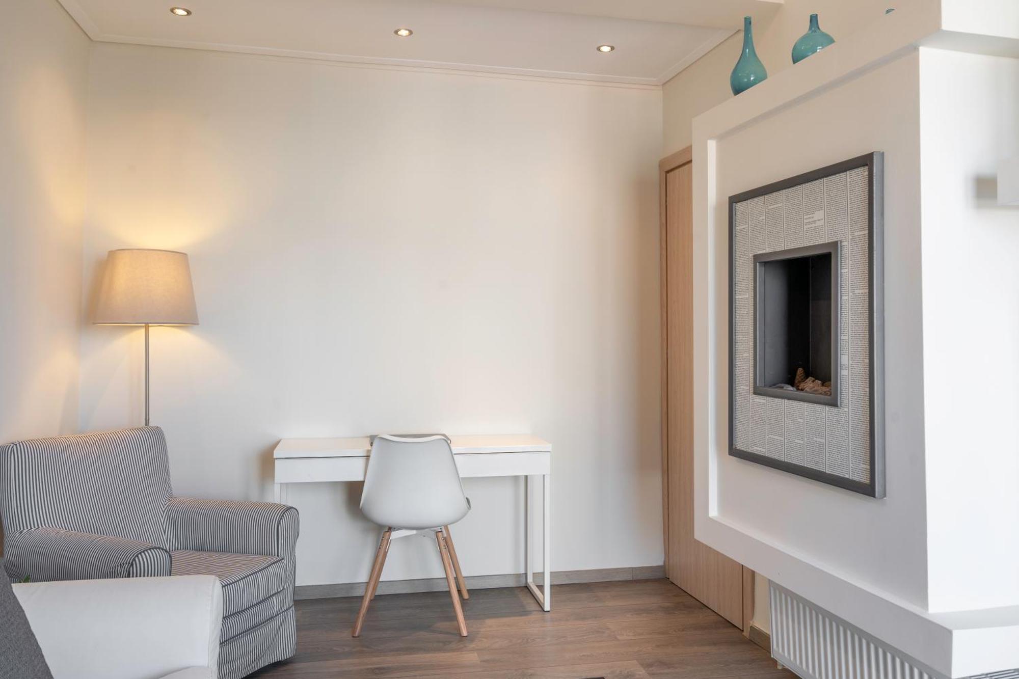 City Oasis: Newly Renovated 2Br Apt In City Center Aten Exteriör bild