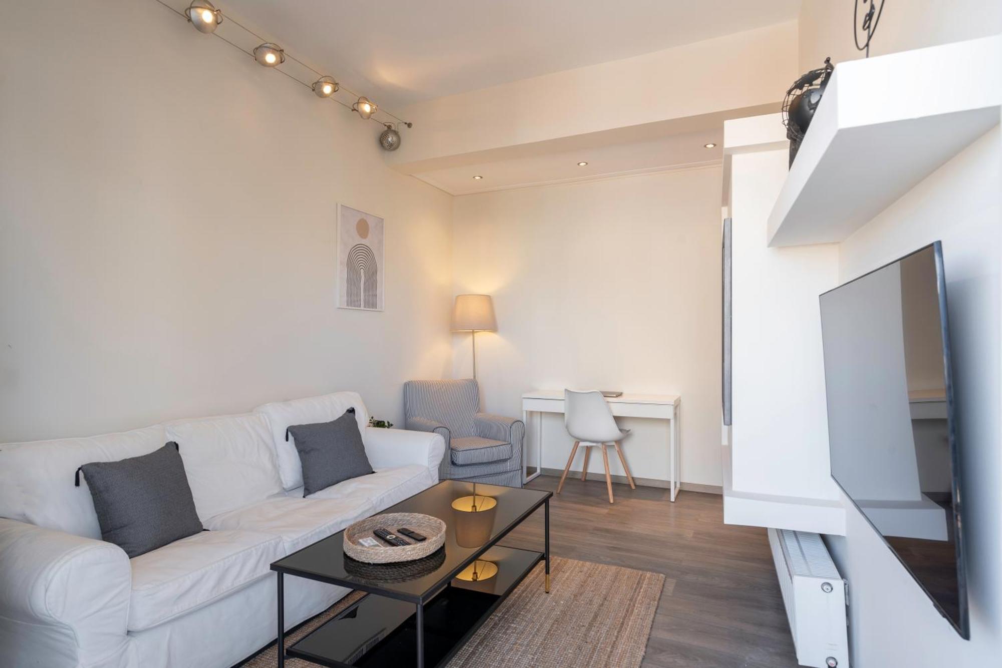 City Oasis: Newly Renovated 2Br Apt In City Center Aten Exteriör bild