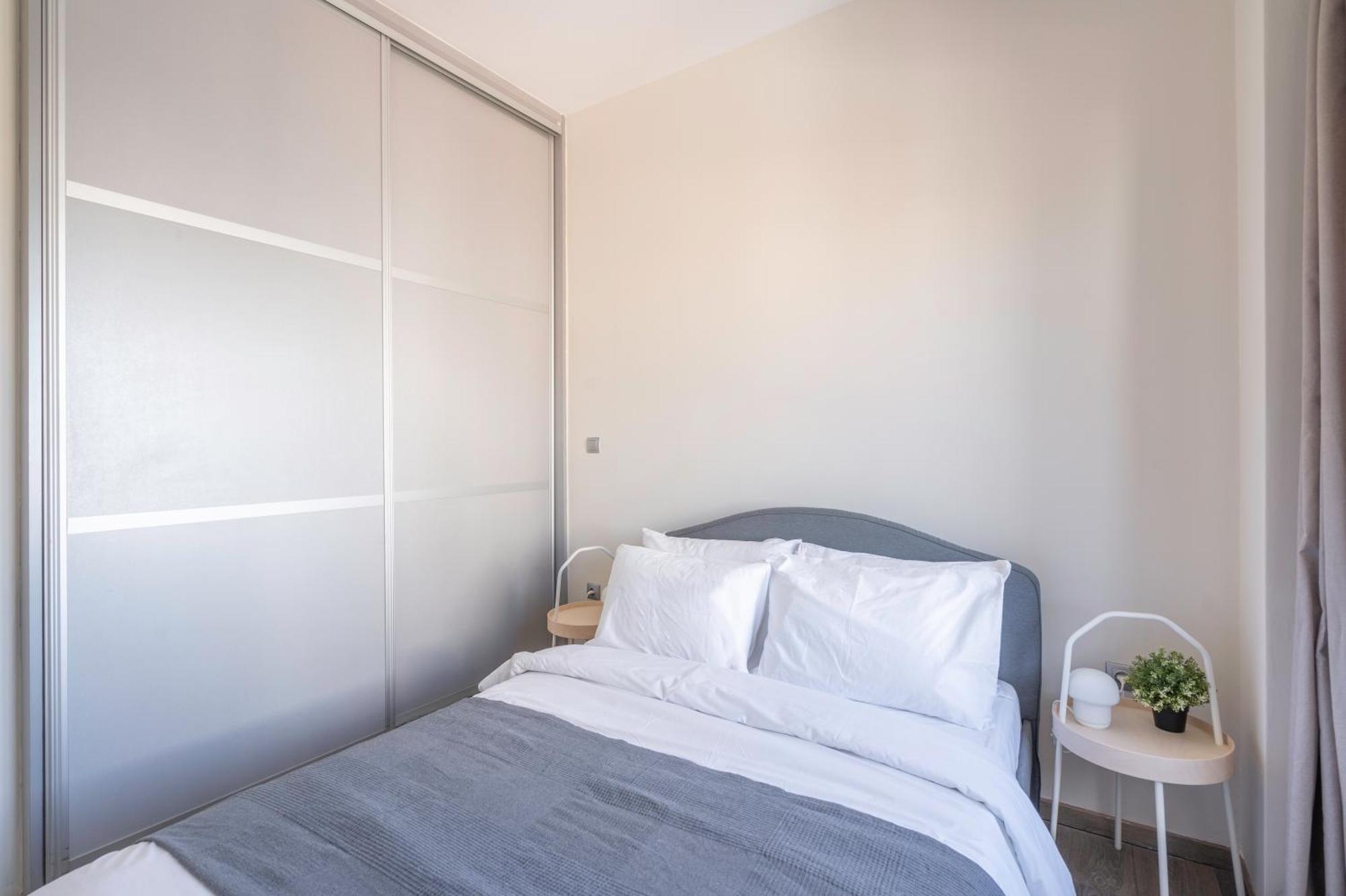 City Oasis: Newly Renovated 2Br Apt In City Center Aten Exteriör bild