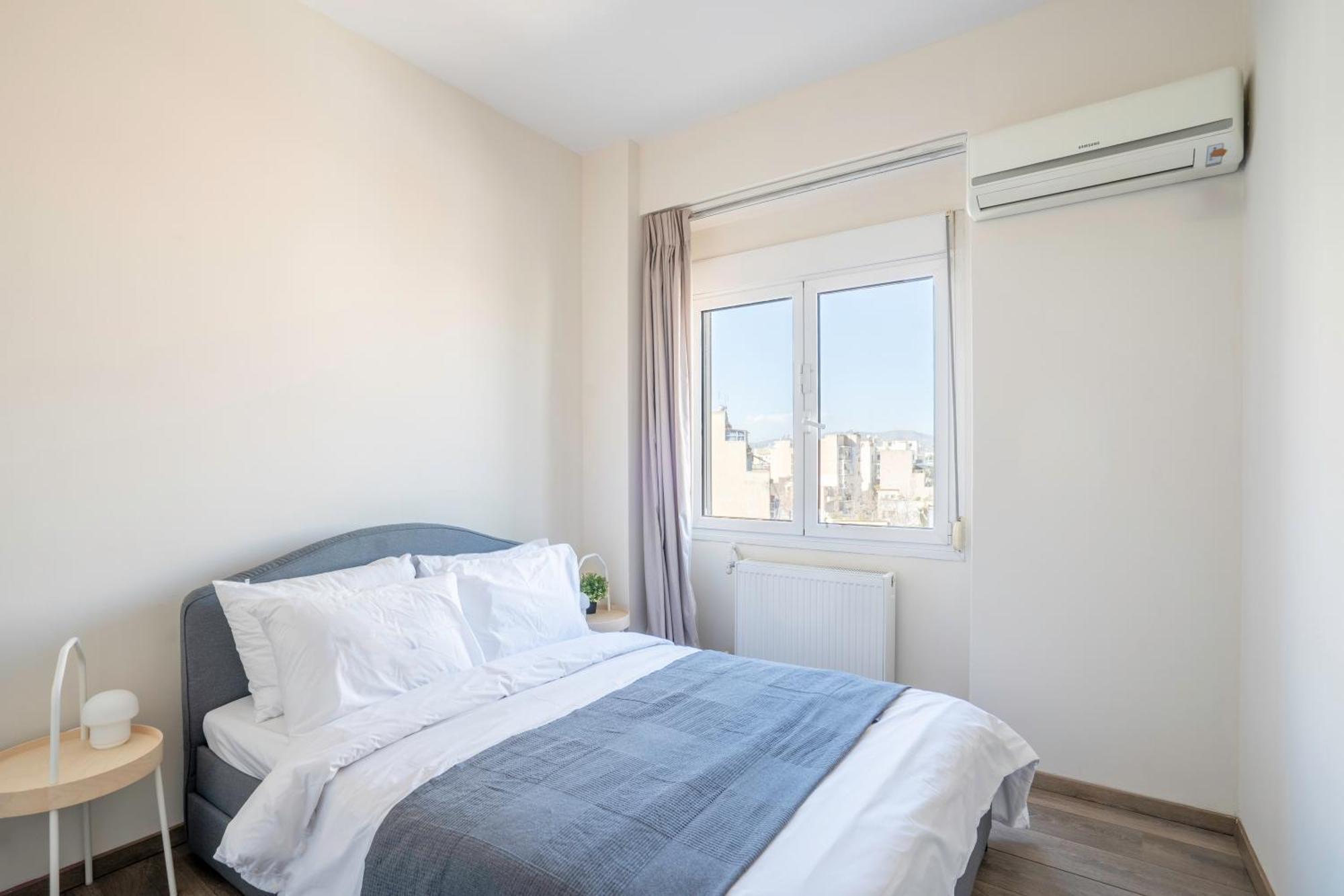 City Oasis: Newly Renovated 2Br Apt In City Center Aten Exteriör bild